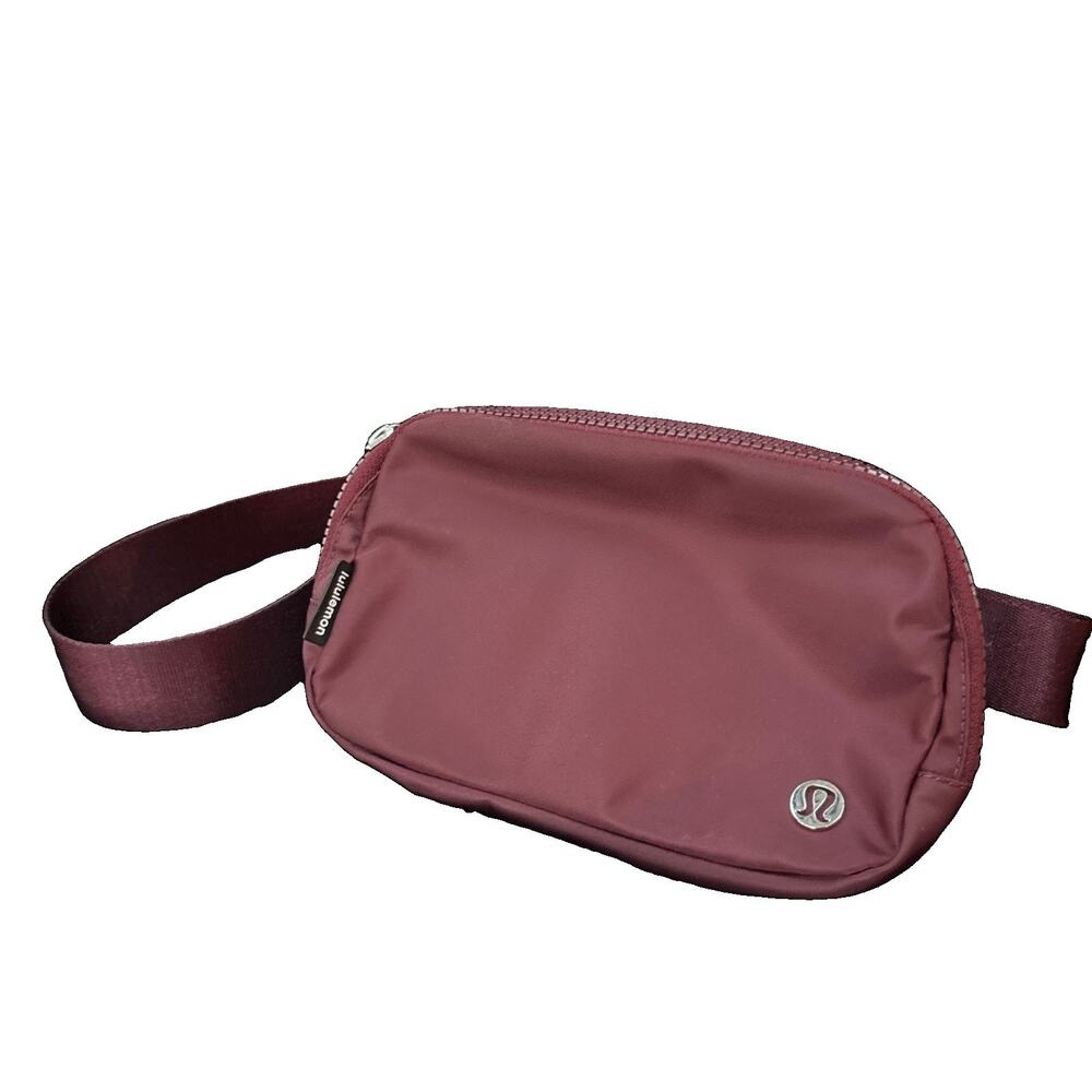 Lululemon Everywhere Belt Bag Water Resistant Burgundy Nylon Fanny Pack Small
